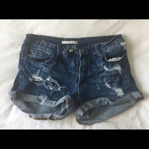 Kancan distressed Jean shorts sz 29 ❤️
